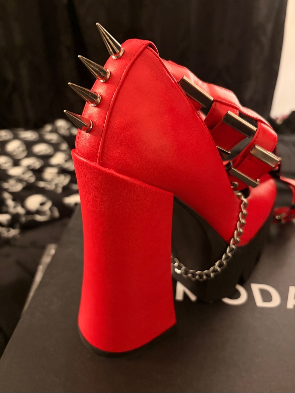 Brand new Lamoda Red Platform Gothic Chain Ankle-Cuff Heels/boots/sandals - Picture 4 of 5